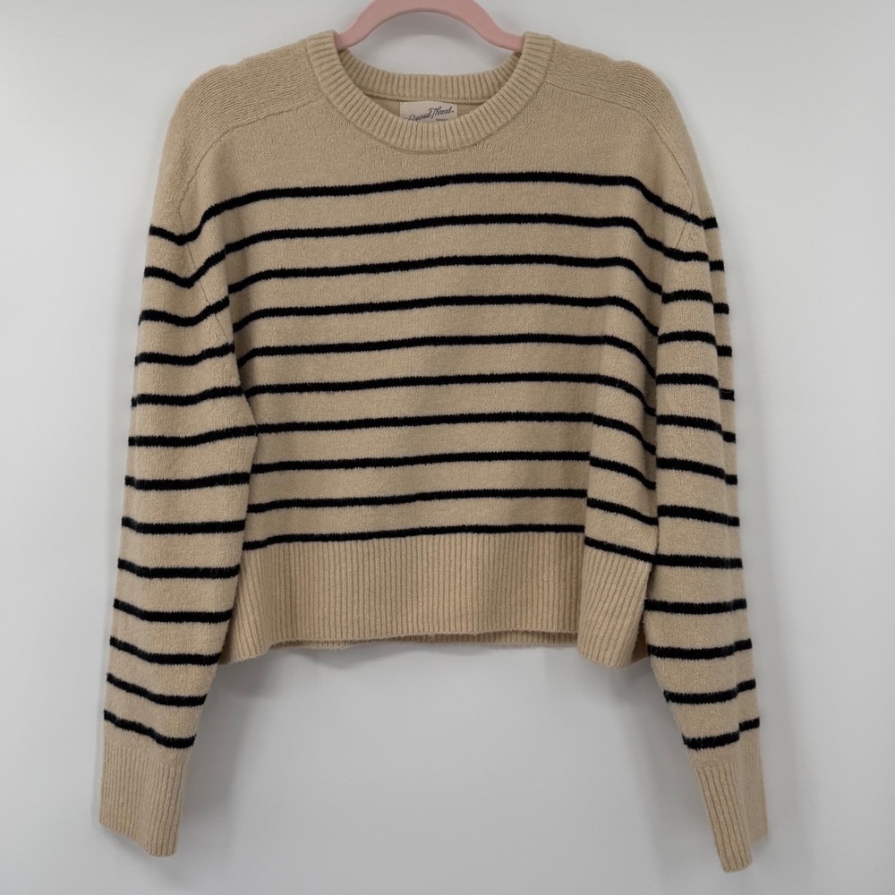 Universal‎ Thread Sweater Womens Medium Tan Black Striped Cropped Crew Neck Knit